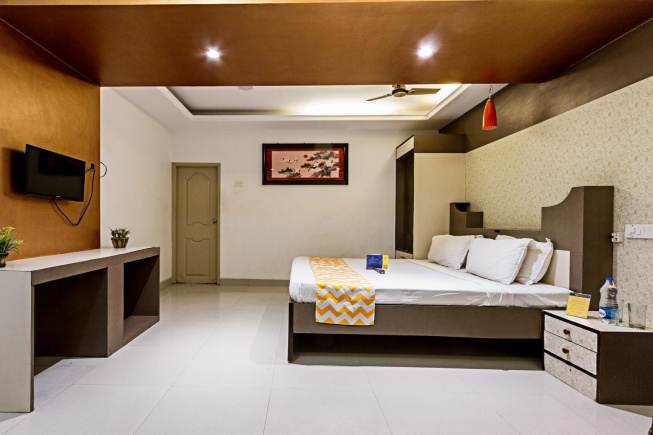 Deluxe Room A/C 