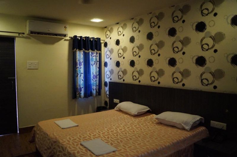 ALKA AC  DELUXE ROOM    