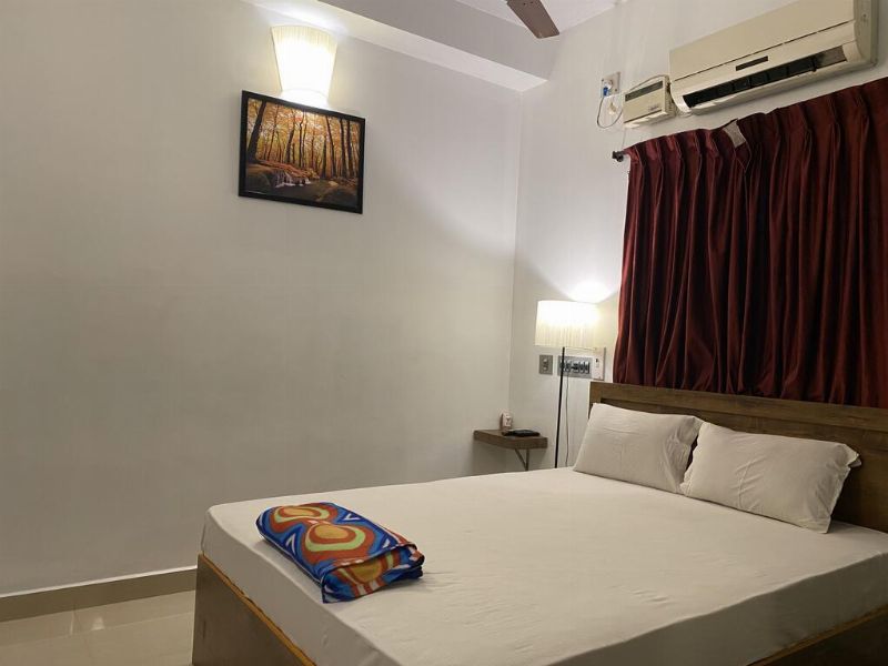 DELUXE ROOM AC 