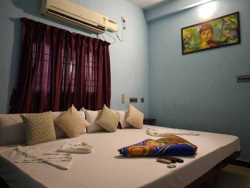 FAMILY ROOM WITH AC 