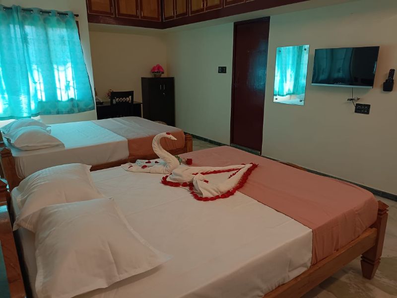 Six bedded Room with Bathtub 