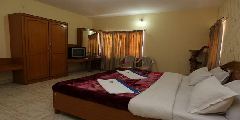 Four Cot Deluxe 