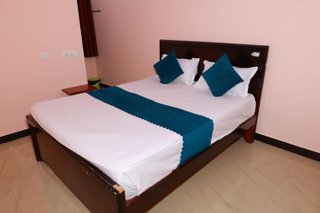 Double Bed room Non A/C 