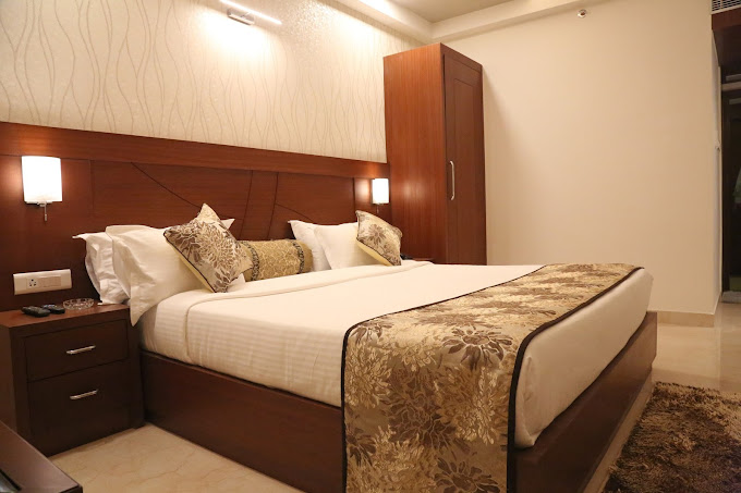 Deluxe Double or Twin Bed 