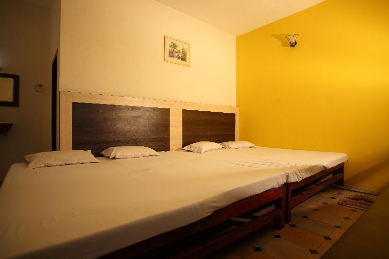 Deluxe six bed AC 