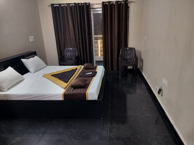 Deluxe Room AC 