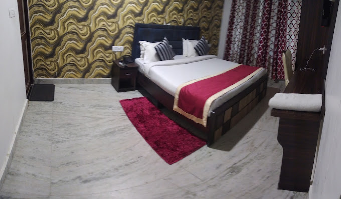 Deluxe AC Room 