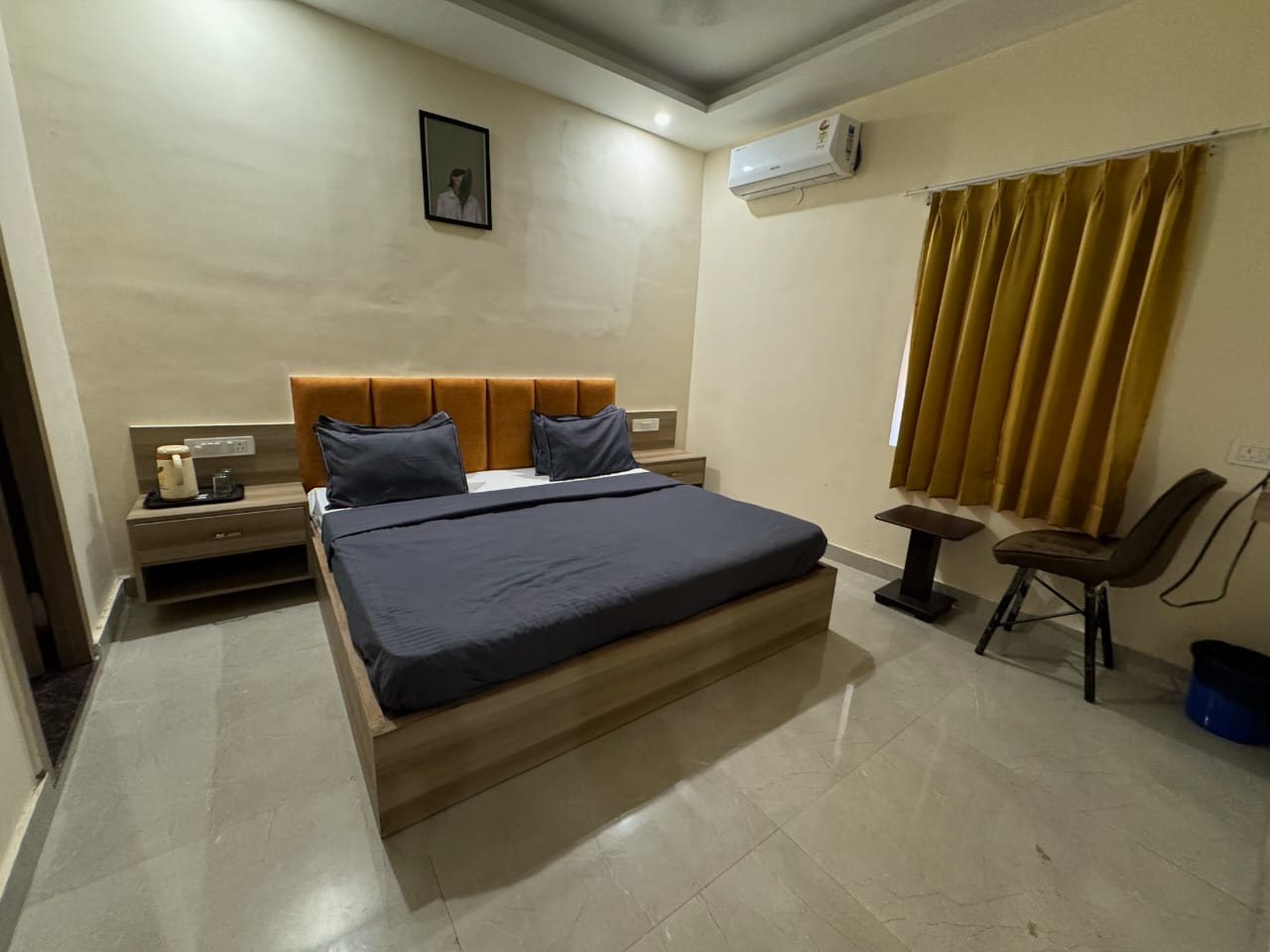 Double Bed 