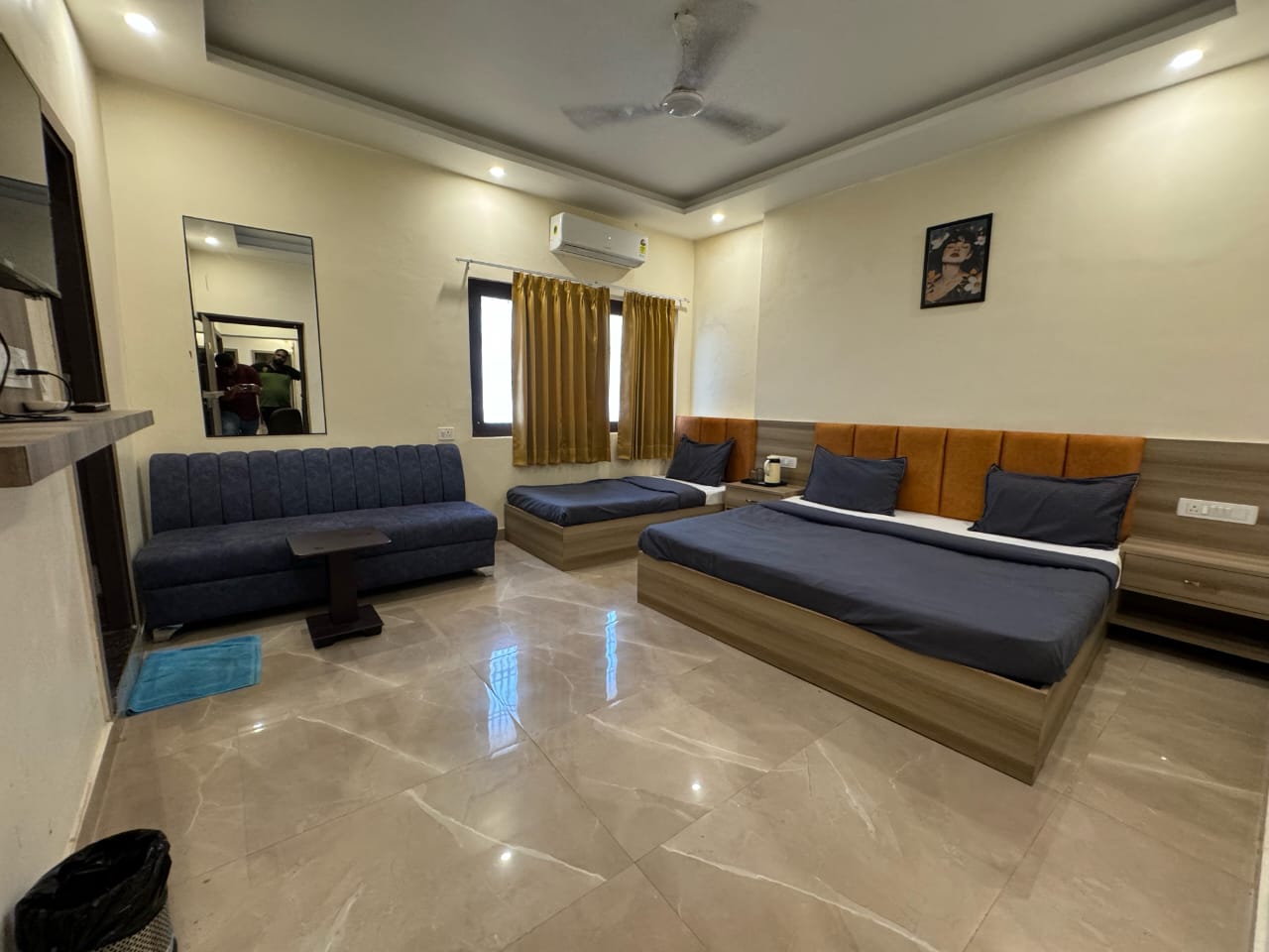 Triple Bed 