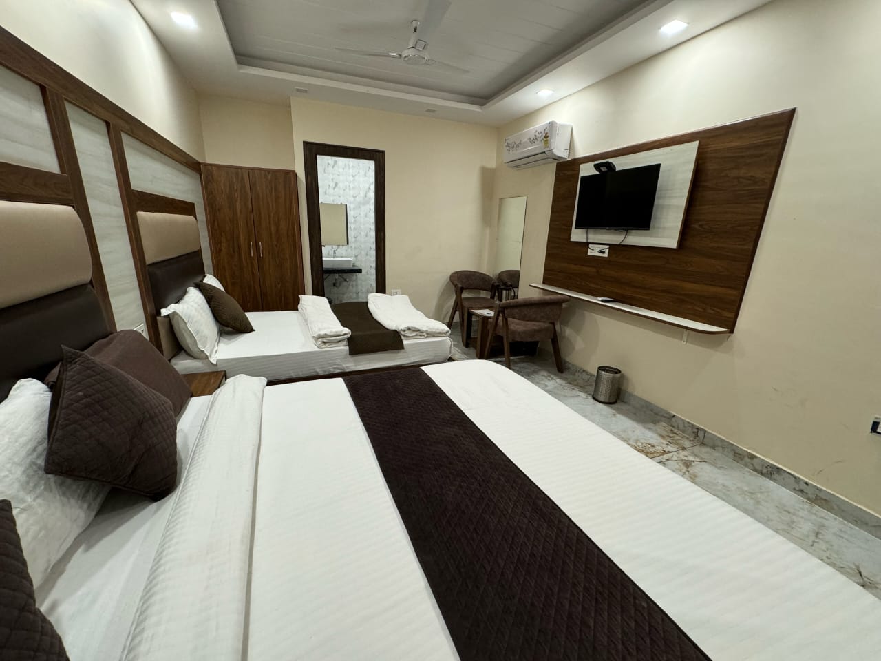 Triple Bed 