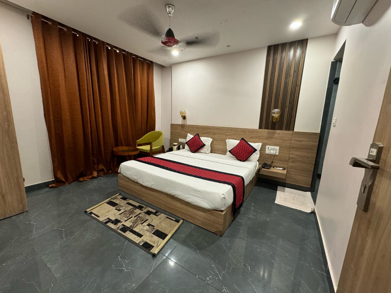 Double Bed 