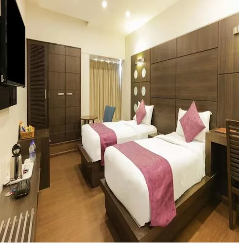 Sapphire Room 