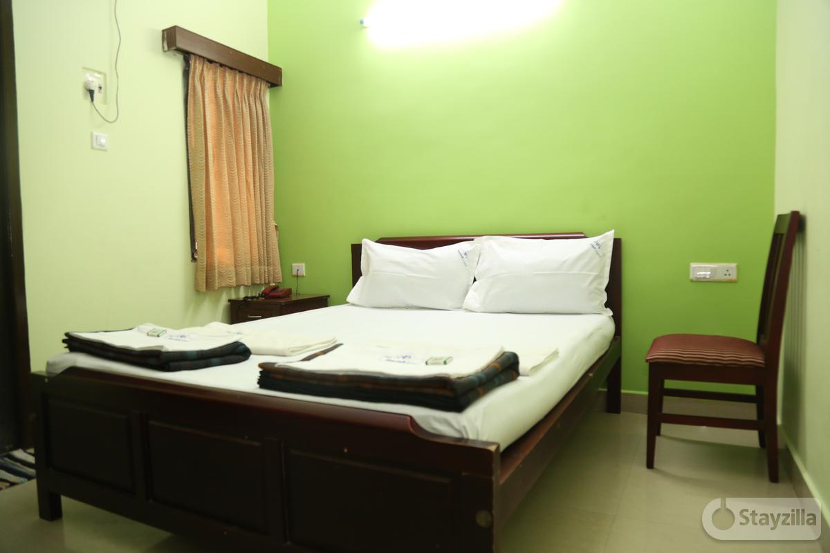 DOUBLE bed rooms 