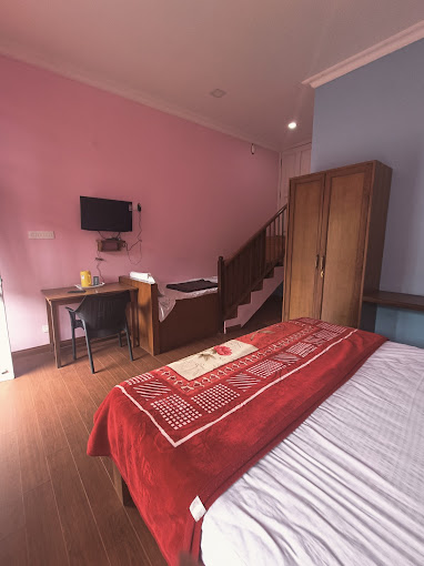 Queen room 