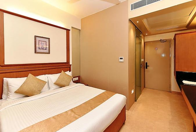 Compact Room 