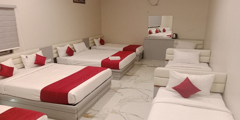10 Sharing Room 