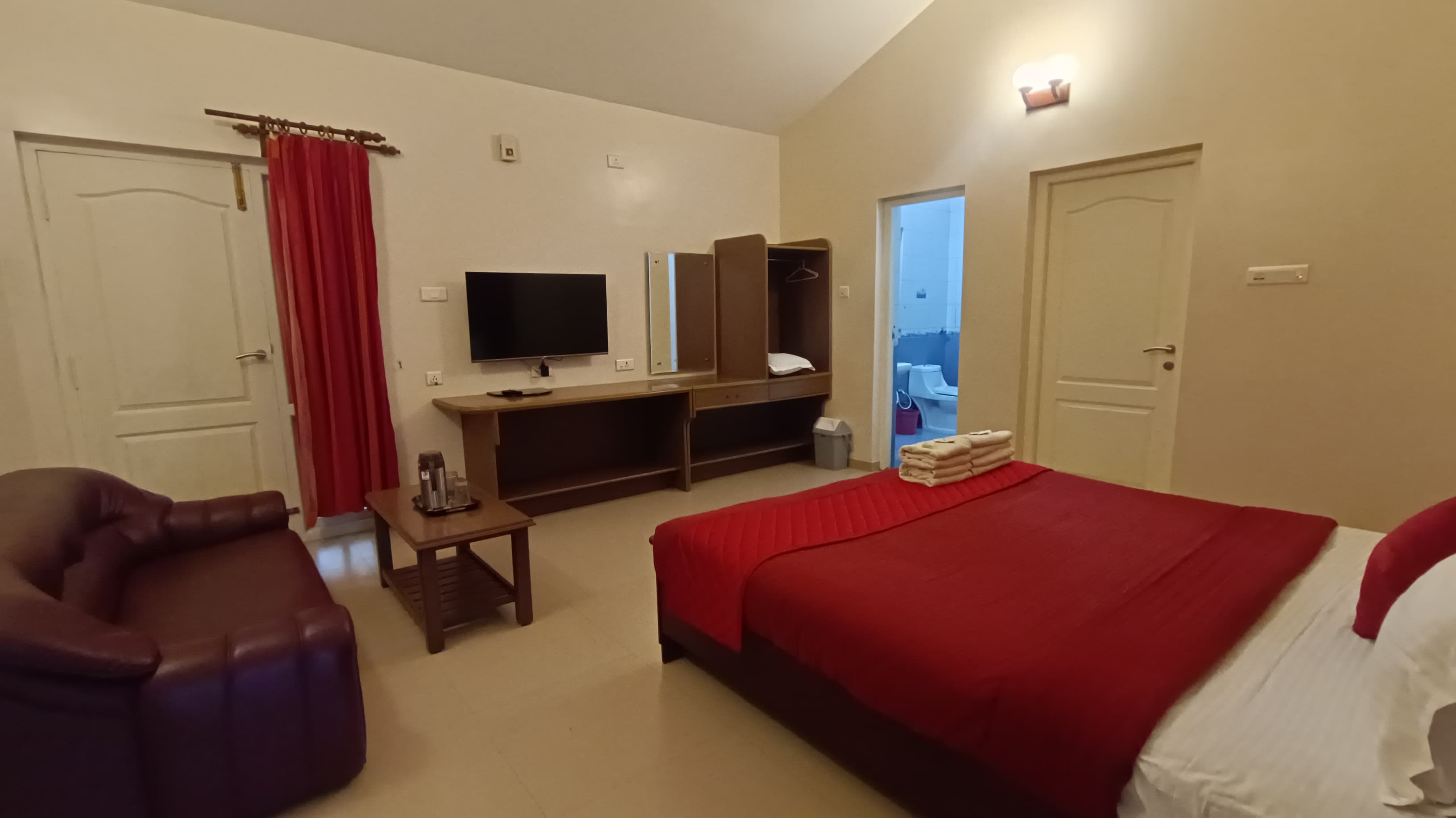 PREMIUM TEA PLANTATION VIEW ROOMS WITH BALCONY 