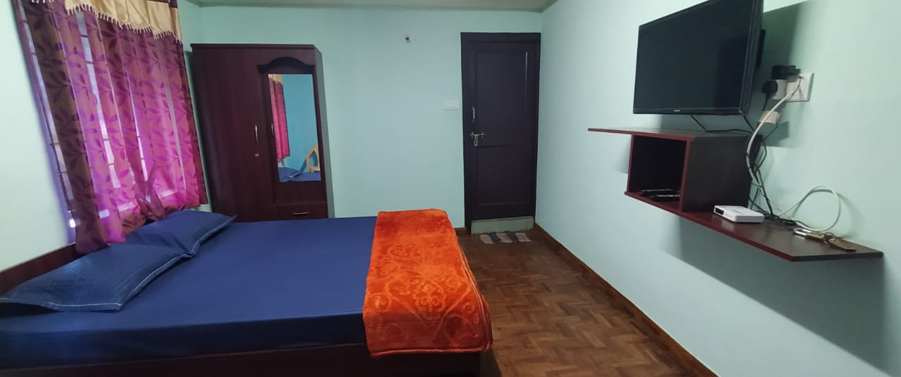 Single Bed Room 