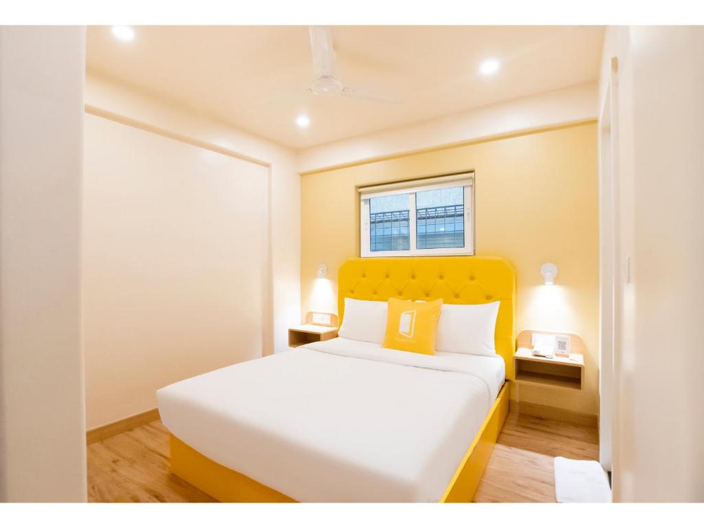 Standard Queen Room 