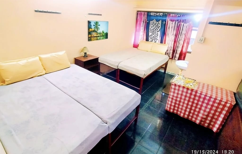 4 bed family room non ac room 