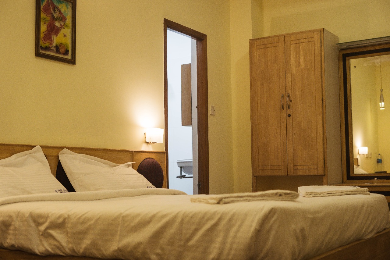 FAMILY ROOMS 