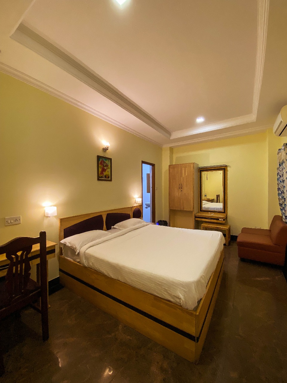 TWIN BED ROOMS 