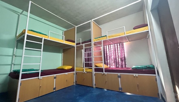 Explorer base 6 beds mixed AC dormitory 