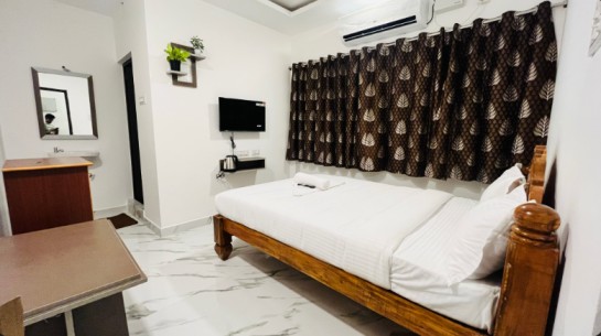 DOUBLE ROOM WITH PRIVATE BATHROOM 
