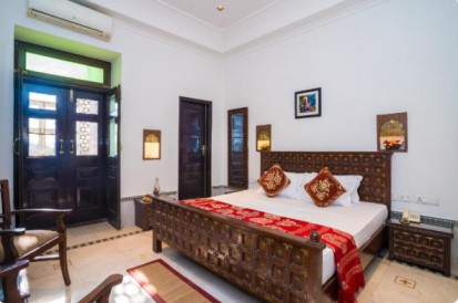 Signature room 