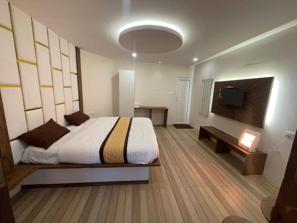 Double Room with Balcony 