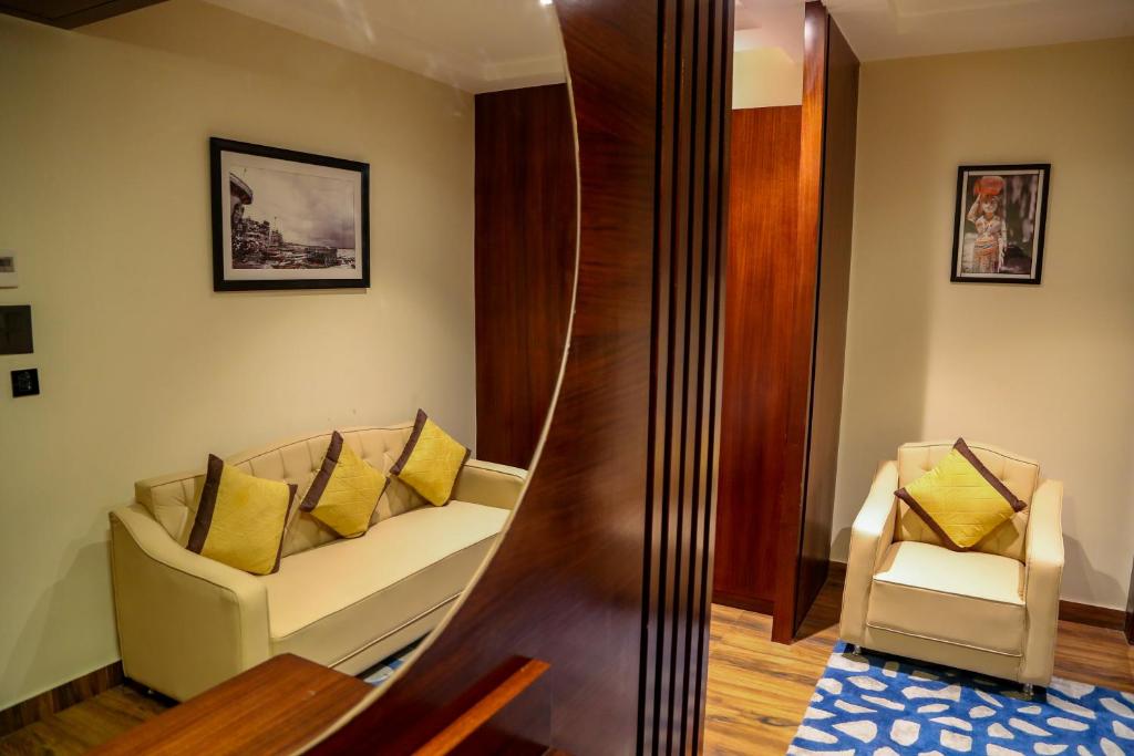 Suite Room 
