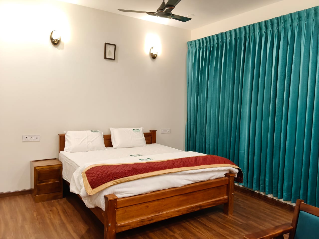 Deluxe Queen Room 