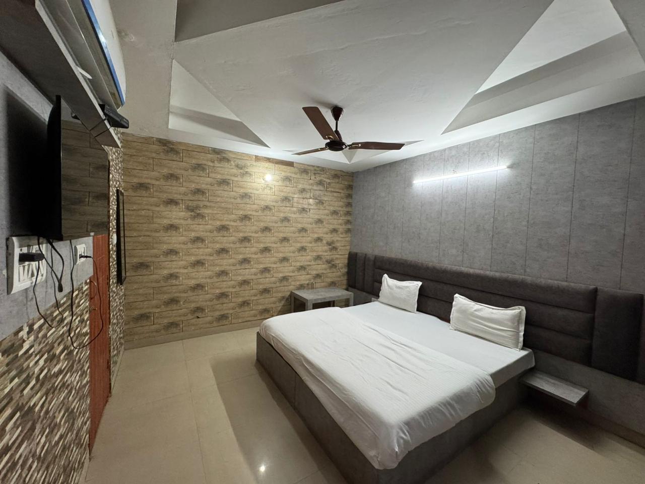 Triple Bed  