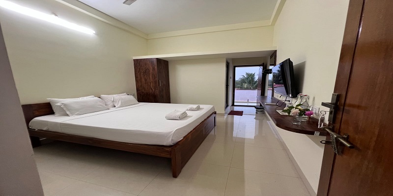 Deluxe Room with Balcony 