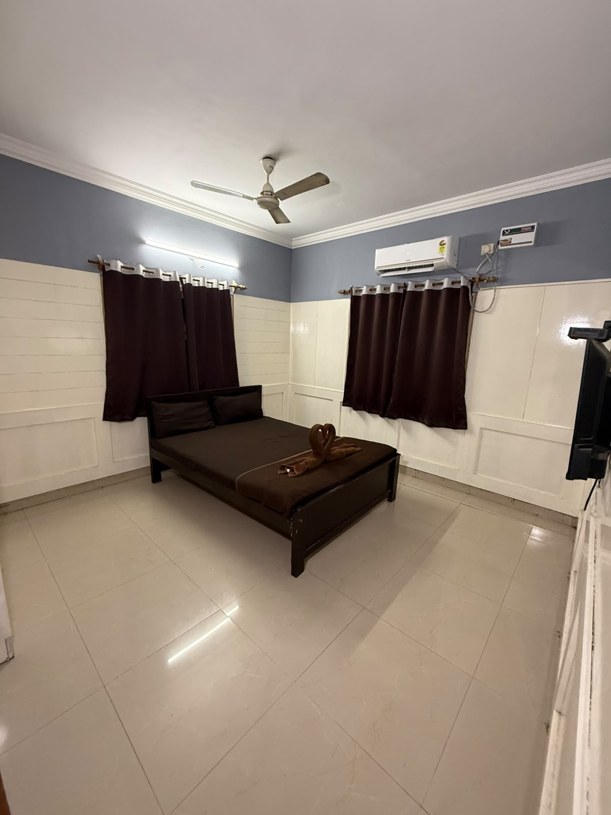 Deluxe AC Room 